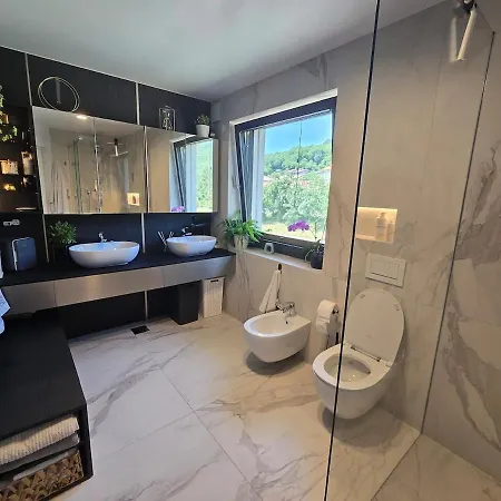 Rozna Retreat * Нова-Горица