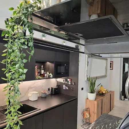 Rozna Retreat Апартаменты *