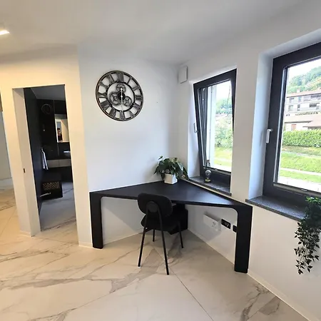 Rozna Retreat דירה *